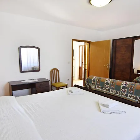 Quiet Retreat With Terrace Савудрия