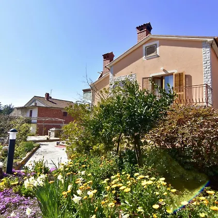 Quiet Retreat With Terrace شقة